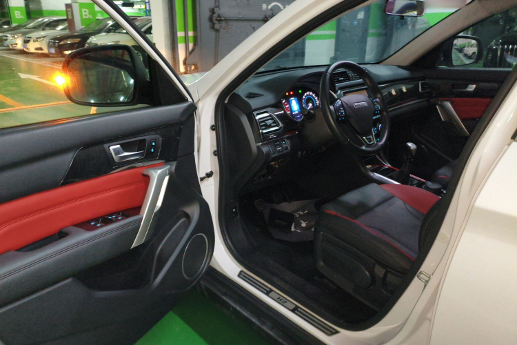 哈弗H2 2017款 蓝标 1.5T 手动两驱精英型中控内饰7003