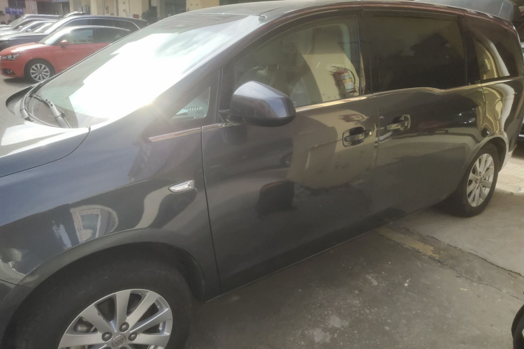 别克GL8 2018款 28T 舒适型 国VI车身外观4