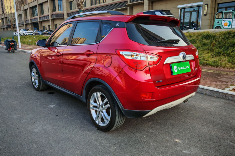 长安CS35 2016款 1.6L 自动豪华型 国IV车身外观6005