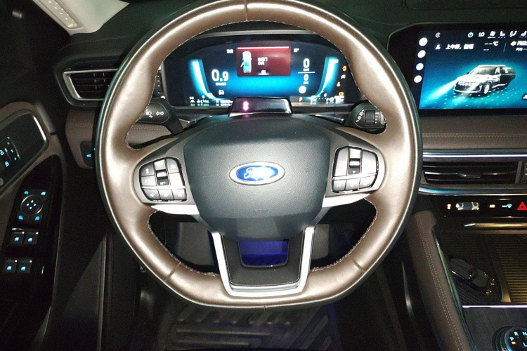 福特 探险者 2024款 2.3T EcoBoost 四驱钛金版 6座局部细节13