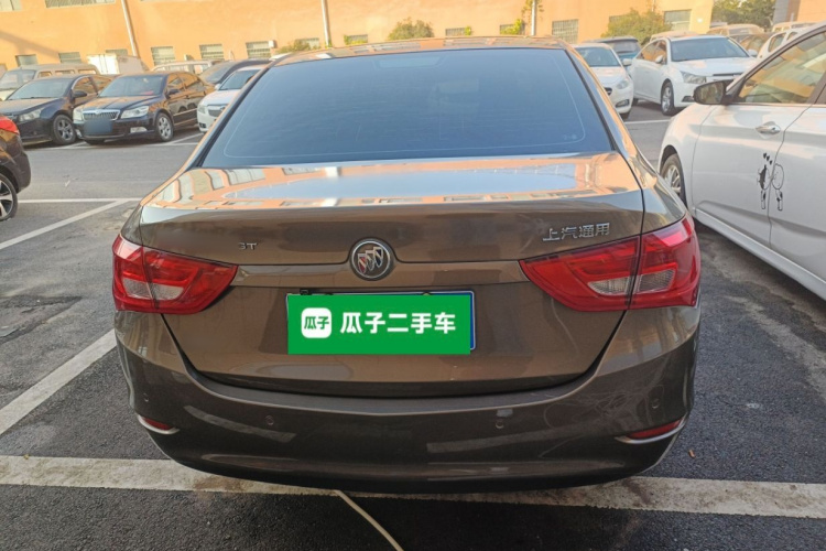 别克 英朗 2016款 15N 手动精英型车身外观6