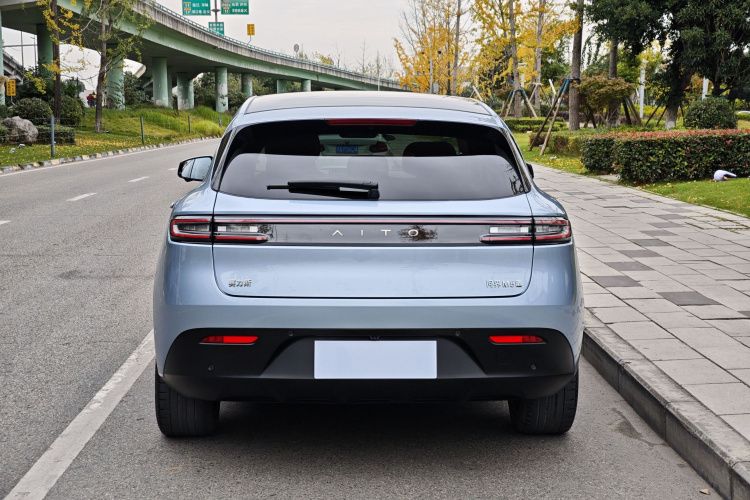 鸿蒙智行 问界M5 2022款 纯电四驱性能版车身外观6005