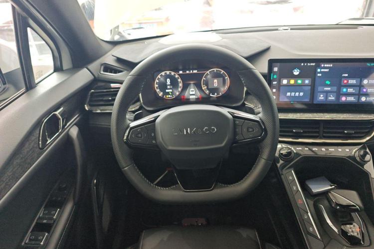 领克06 2023款 Remix 1.5T 劲Pro中控内饰13