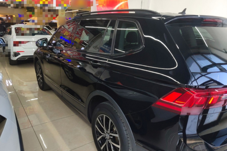 大众 途观L 2018款 改款 330TSI 自动两驱豪华版车身外观4