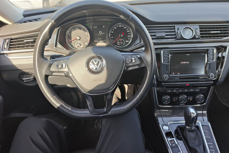大众 帕萨特 2016款 330TSI DSG御尊版中控内饰7003