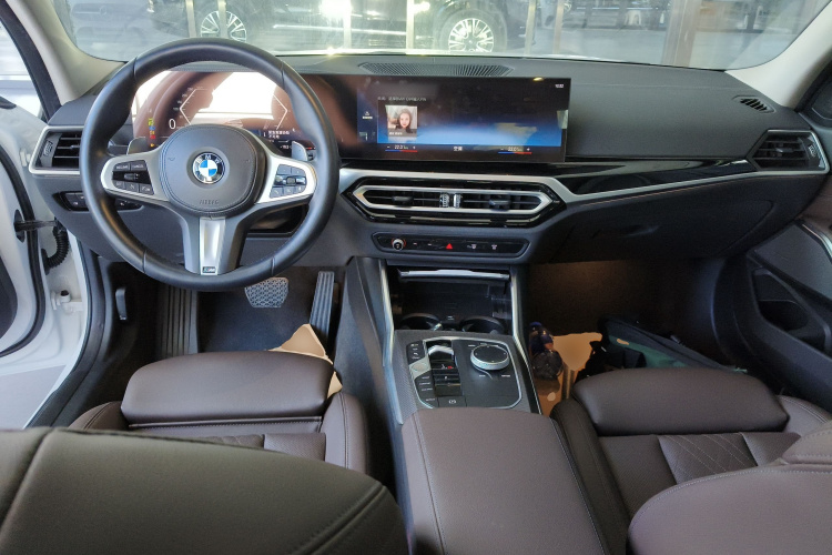 宝马3系 2023款 325Li M运动曜夜套装中控内饰12