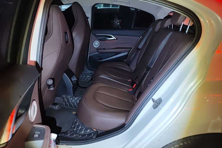 宝马1系 2021款 改款 125i M运动曜夜版中控内饰7004