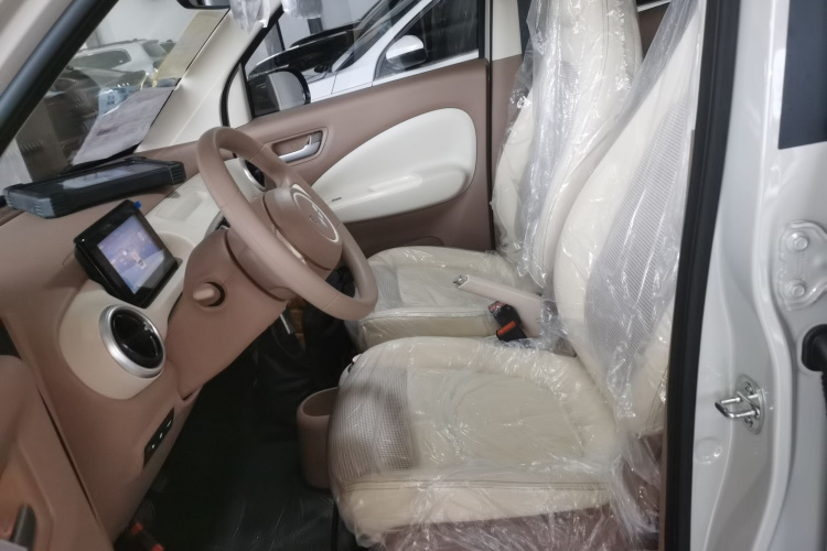 五菱汽车 宏光MINIEV 2025款 四门版 进阶款中控内饰19