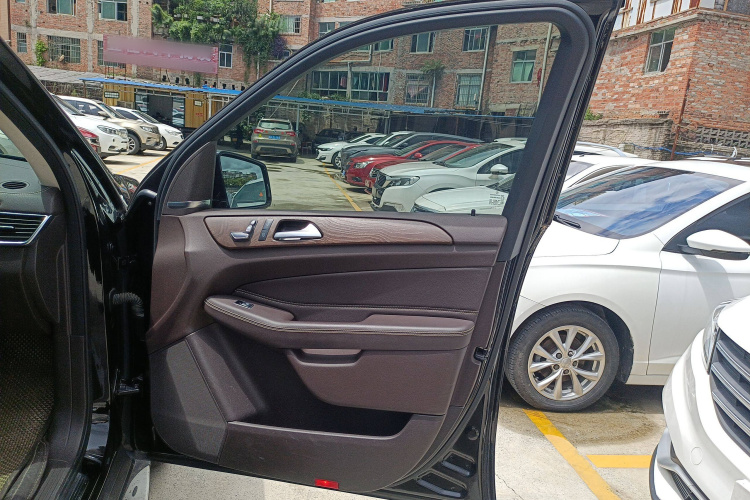 奔驰GLE 2017款 GLE 320 4MATIC 豪华型中控内饰7005