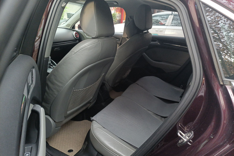 奥迪A3 2018款 30周年年型 Limousine 35 TFSI 时尚型中控内饰7004