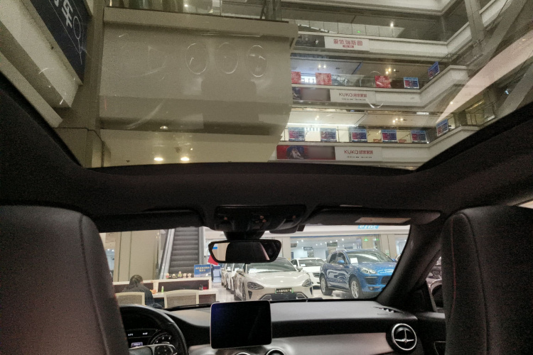 奔驰CLA 2017款 改款 CLA 220 4MATIC中控内饰22