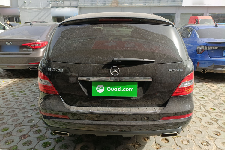 奔驰R级 2017款 R 320 4MATIC 商务型臻藏版车身外观6