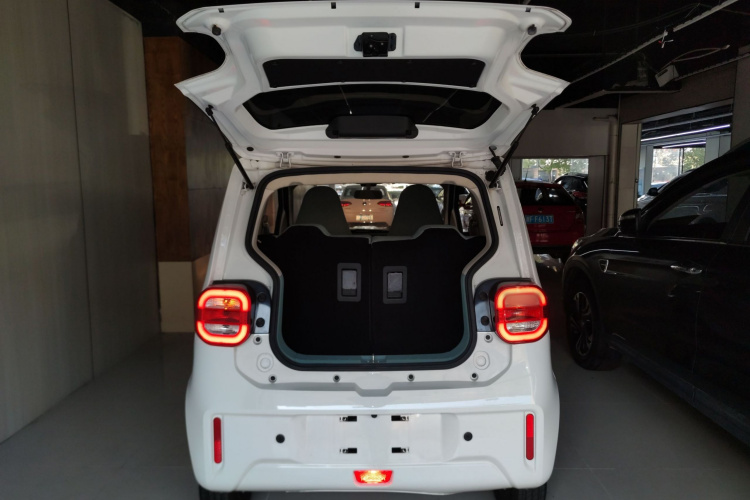 凌宝汽车 凌宝uni 2022款 微甜版机舱底盘23