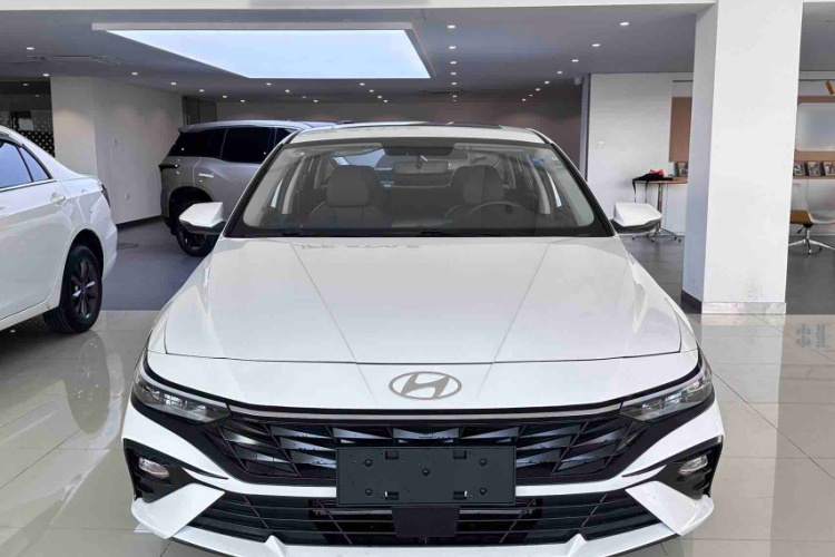 现代 伊兰特 2023款 1.5L CVT GLX精英版车身外观6005