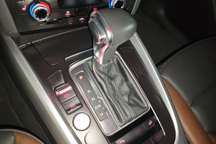 奥迪Q5 2018款 典藏版 40 TFSI 技术型局部细节18