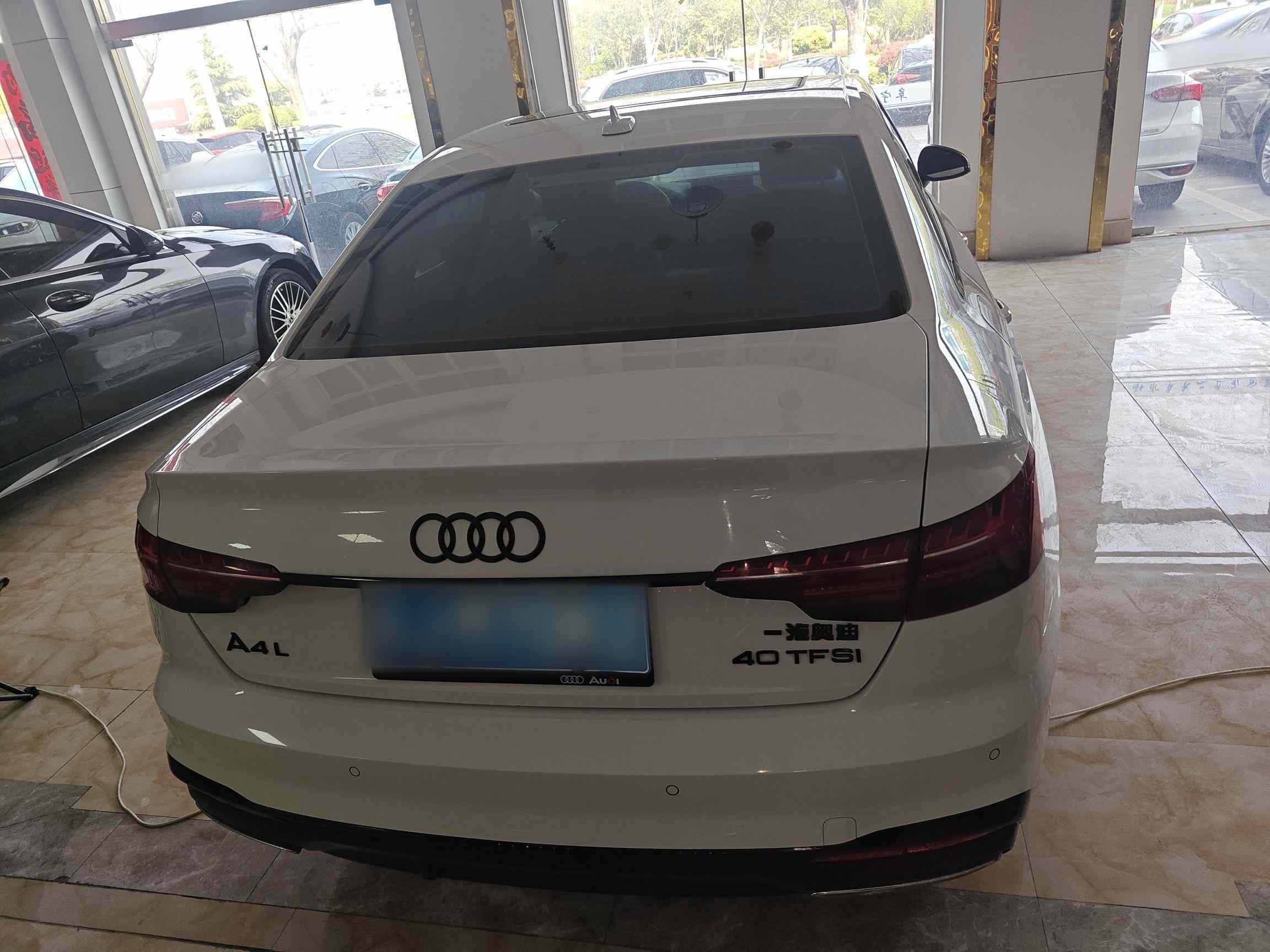 奥迪A4L 2023款 40 TFSI 豪华动感型(3)