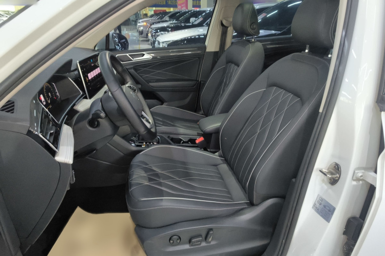 大众 途观L 2023款 改款 330TSI 自动两驱R-Line越享版局部细节19