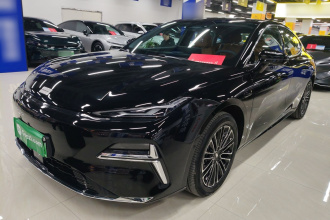 吉利银河 银河星耀8 2025款 130km EM-i 尊贵版