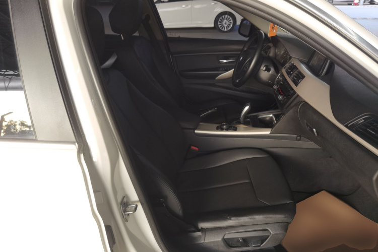 宝马3系 2015款 320Li 超悦版时尚型局部细节41