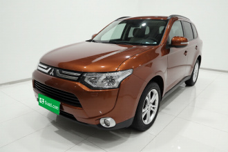 三菱 欧蓝德(进口) 2013款 2.4L 四驱豪华导航版 5座