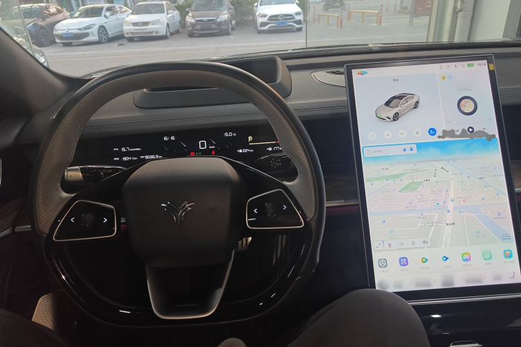 哪吒汽车 哪吒S 2024款 增程 1060 Lite版中控内饰7002