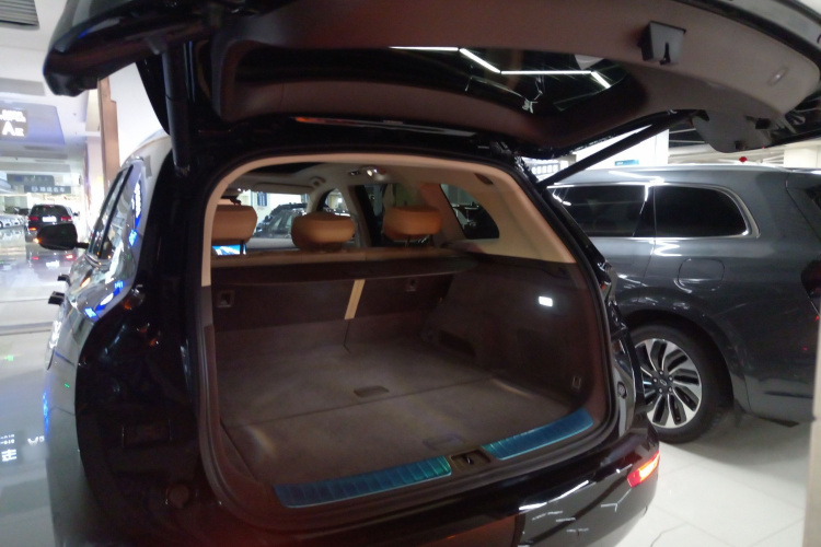 鸿蒙智行 问界M7 2024款 1.5T 后驱Plus版 5座机舱底盘23