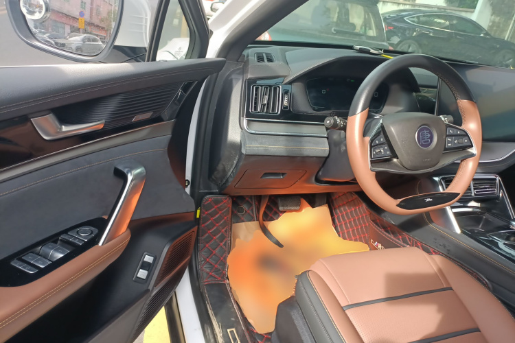 比亚迪 唐新能源 2021款 DM 2.0T 四驱性能版尊贵型中控内饰20