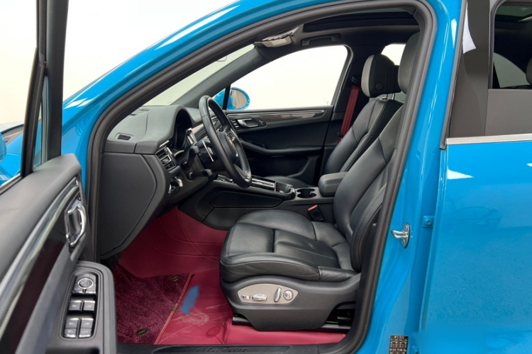 保时捷 2022款 Macan 2.0T中控内饰7012