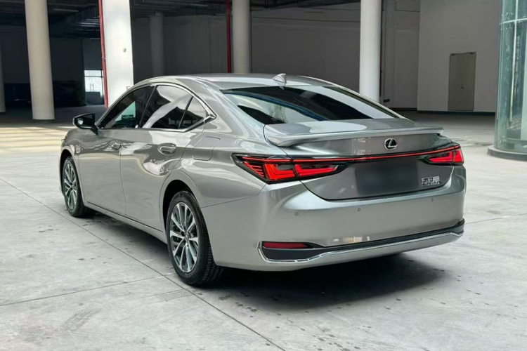 雷克萨斯ES 2025款 300h 臻享版车身外观6004