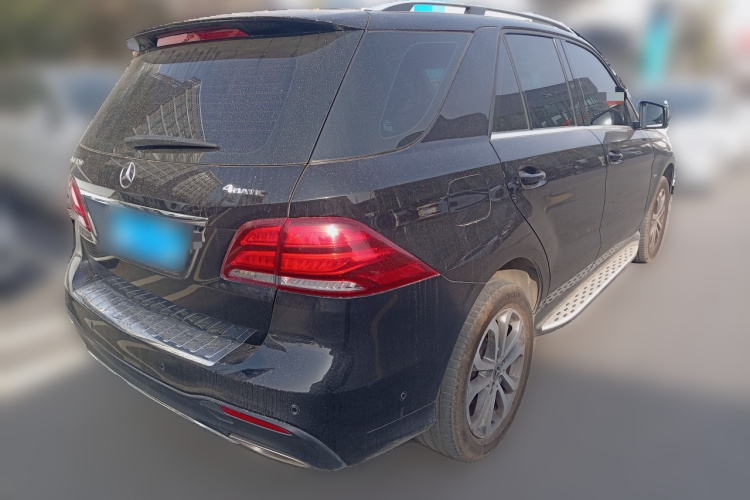 奔驰GLE 2018款 GLE 320 4MATIC 动感型臻藏版车身外观7