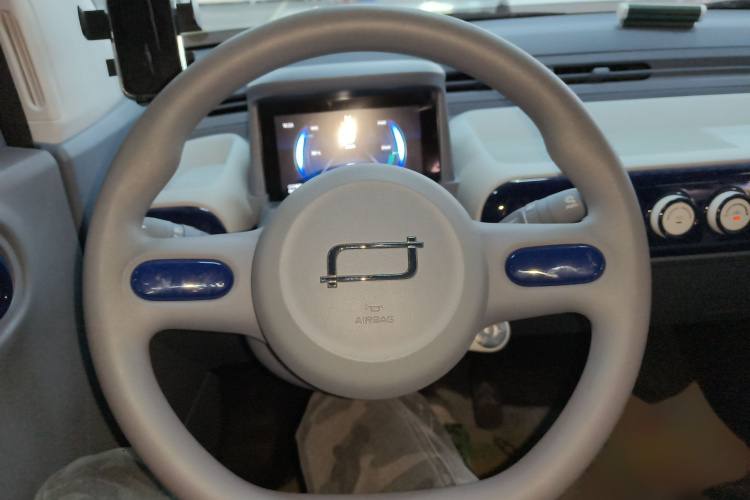 奔腾小马 2024款 170km 活力马局部细节13