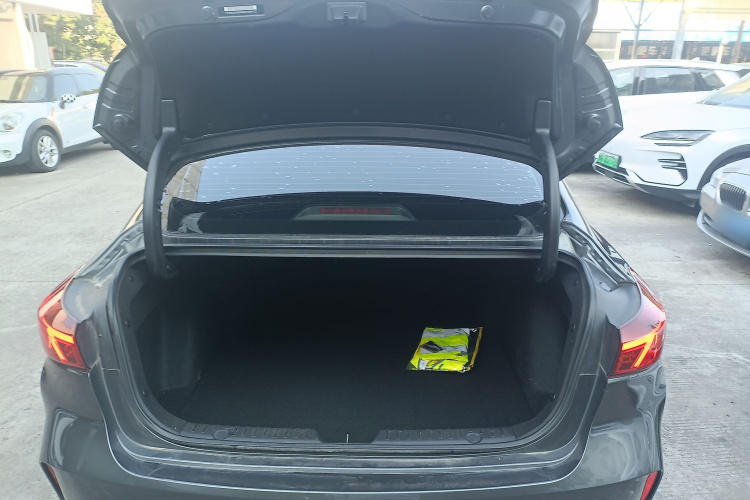 长安 逸动 2022款 PLUS 蓝鲸NE 1.4T GDI DCT旗舰版局部细节23