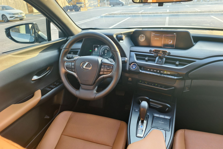 雷克萨斯UX新能源 2020款 300e 纯·悦版中控内饰7005