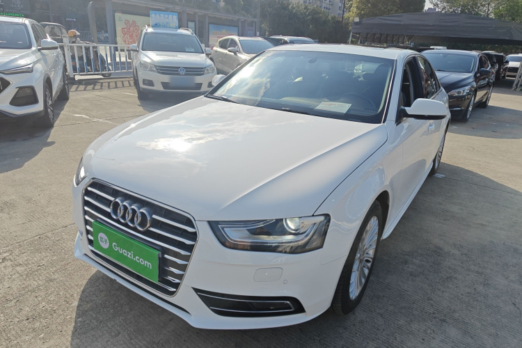 奥迪A4L 2015款 35 TFSI 自动舒适型车身外观1