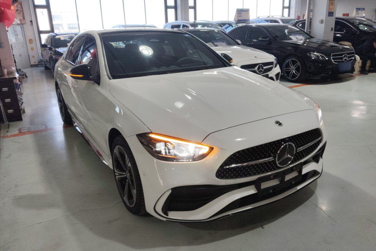 奔驰C级 2022款 C 260 L 皓夜运动版车身外观3