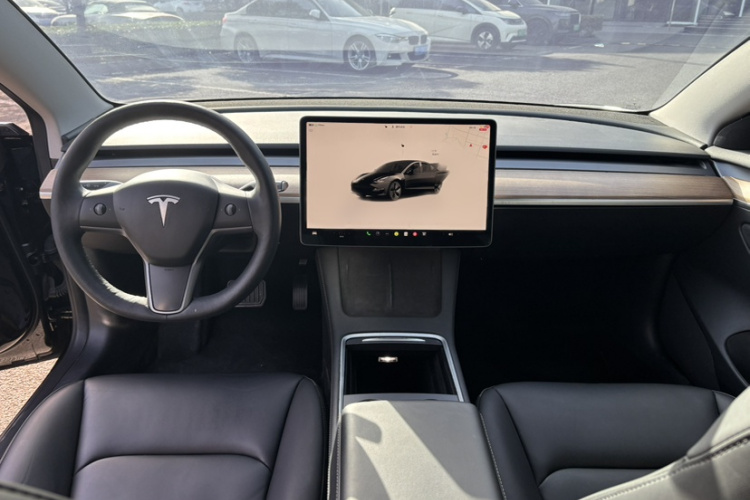 特斯拉 Model 3 2022款 后轮驱动版中控内饰7006