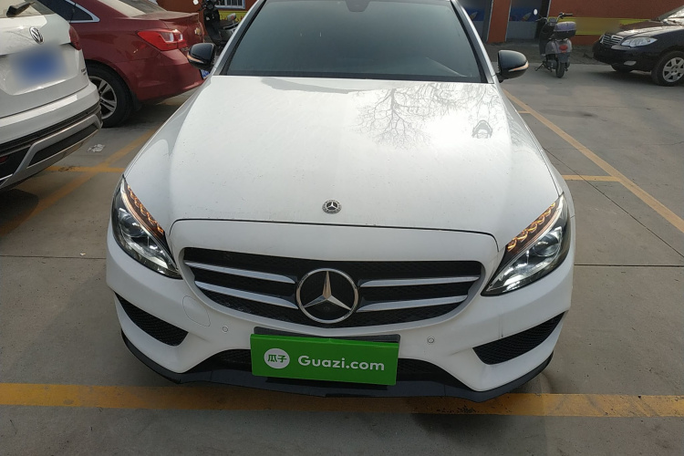 奔驰C级 2018款 C 200 运动版车身外观2