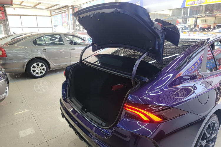 广汽传祺 影豹 2022款 270T DCT J16银河战机版机舱底盘23