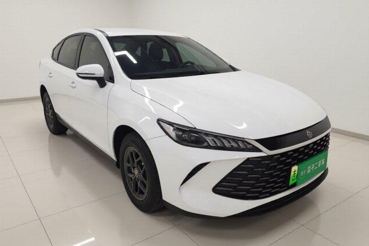 比亚迪 秦PLUS 2025款 DM-i 智驾版 55KM领先型车身外观3