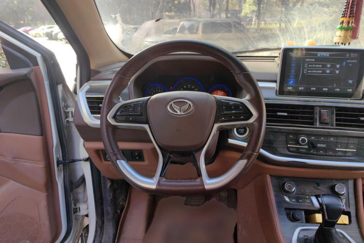 北汽幻速S7 2018款 1.5T 自动尊享型中控内饰13