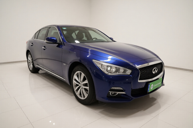 英菲尼迪Q50L 2016款 2.0T 舒适版车身外观3
