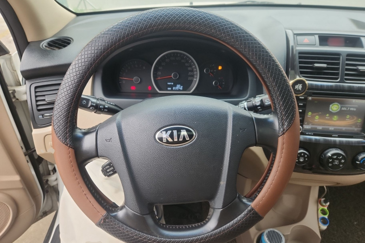 起亚 狮跑 2013款 2.0L 手动两驱版GL局部细节13