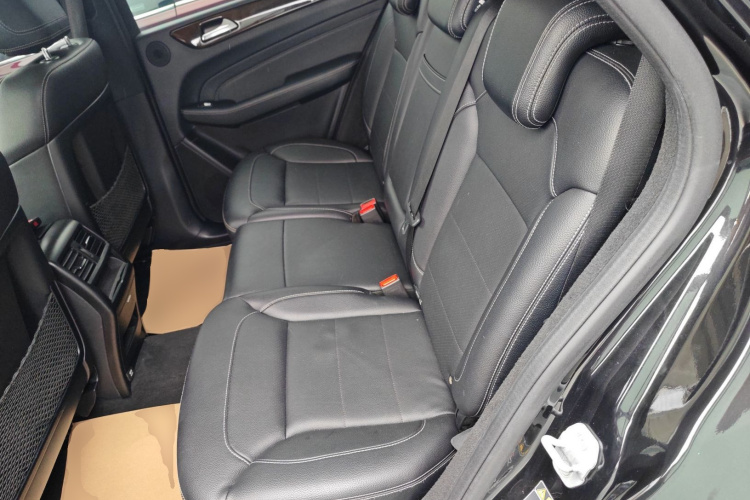 奔驰M级 2014款 ML 400 4MATIC动感型中控内饰7004