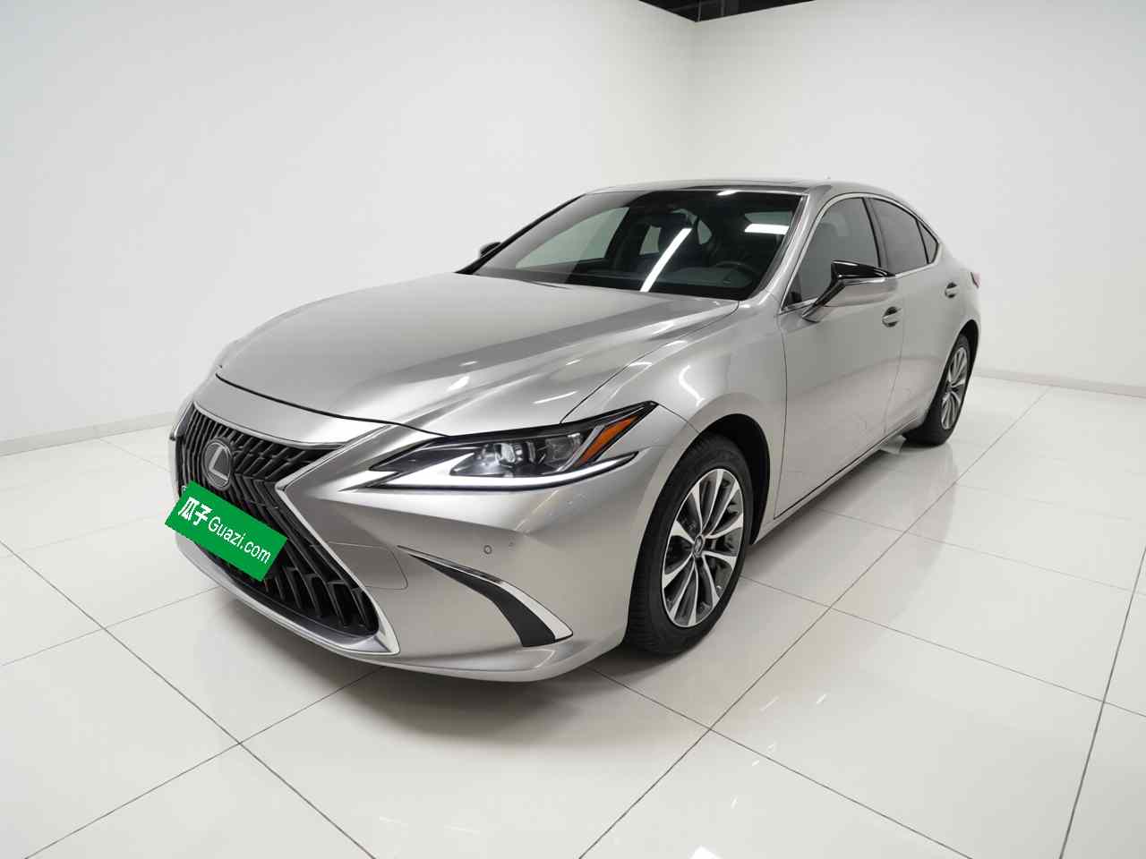 雷克萨斯ES 2022款 200 卓越版(2)