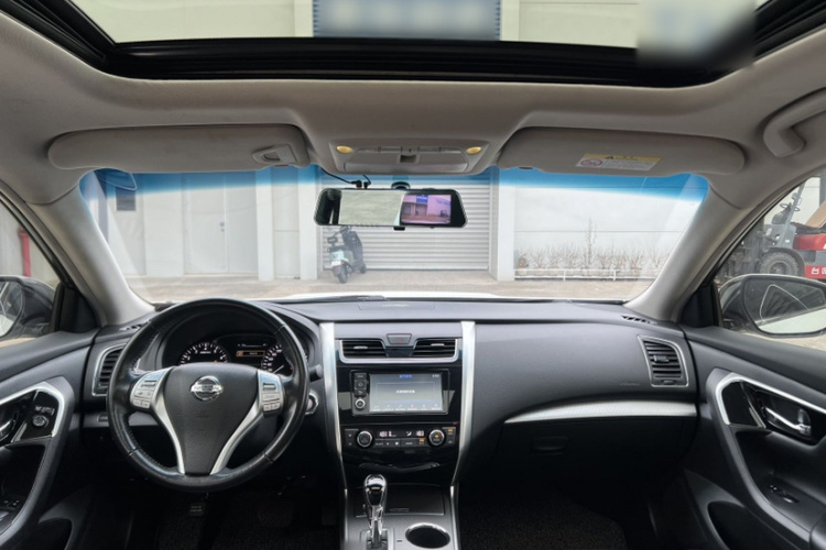 日产 天籁 2016款 改款 2.0L XL舒适版中控内饰7002