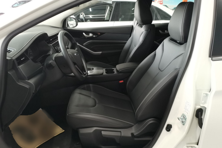 启辰D60 2023款 PLUS 1.6L XE CVT潮领版中控内饰19