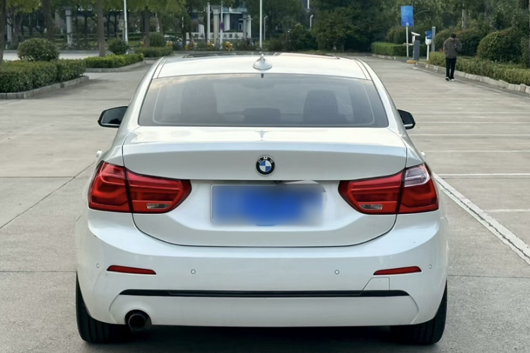 宝马1系 2018款 改款 118i 运动型车身外观6006