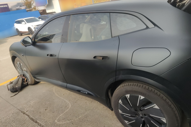 阿维塔07 2024款 Pro+增程版车身外观4