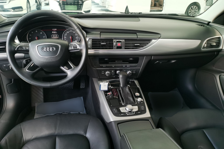 奥迪A6L 2018款 30周年年型 TFSI 进取型中控内饰12