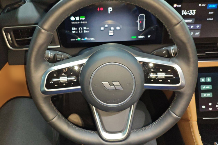 理想汽车 理想ONE 2021款 增程6座版中控内饰13